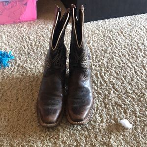 Women’s square toe ariats